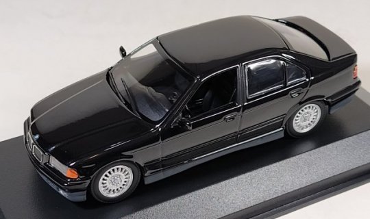 BMW  serie 3   černá