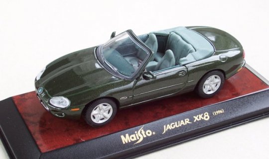 JAGUAR  XK 8  Cabrio  zelený