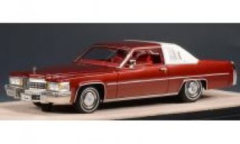 CADILLAC - COUPE DEVILLE 1978 - CARMINE RED MET