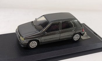 Renault Clio 4 door